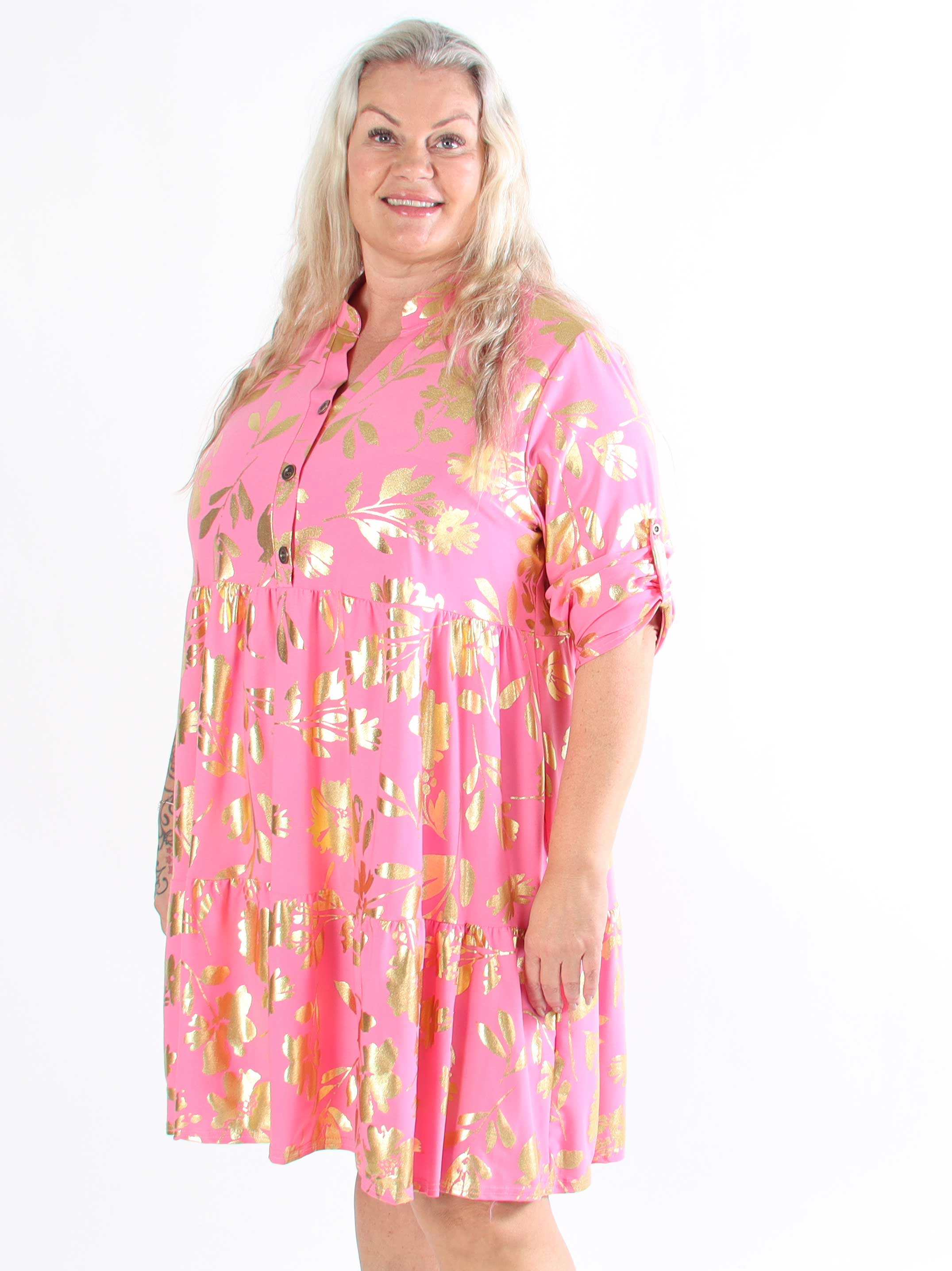 Milano Gold Flower Midi - Plus size kjole med guld blade og lag på lag look